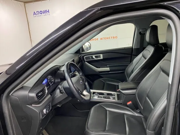Ford Explorer 2022 — миниатюра 2