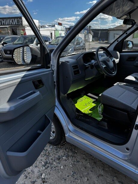 Wuling Yangguang 2025 — 5