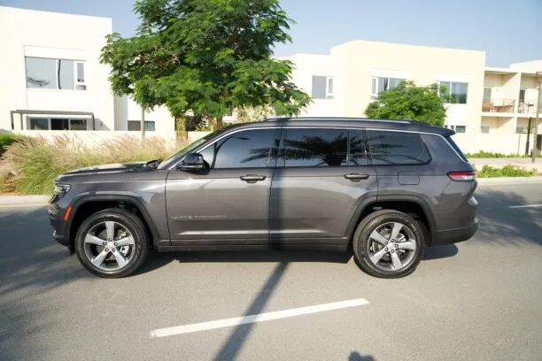 Jeep Grand Cherokee 2022 — миниатюра 3