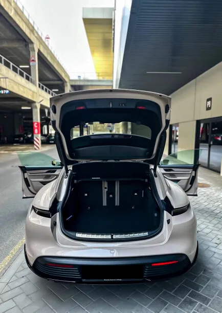 Porsche Taycan 2022 — миниатюра 4