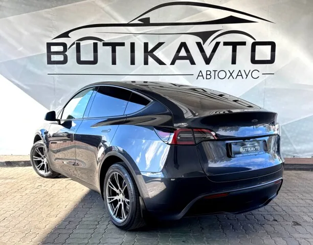 Tesla Model Y 2024 — миниатюра 2