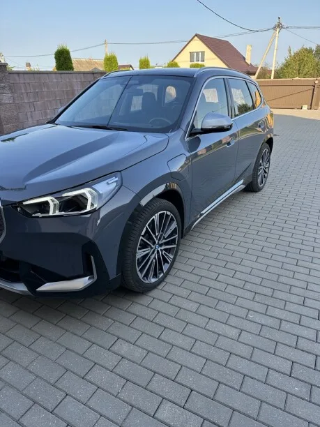 BMW iX1 2023 — миниатюра 2