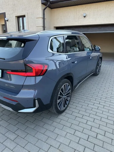BMW iX1 2023 — фото 1, купить с доставкой в Москву