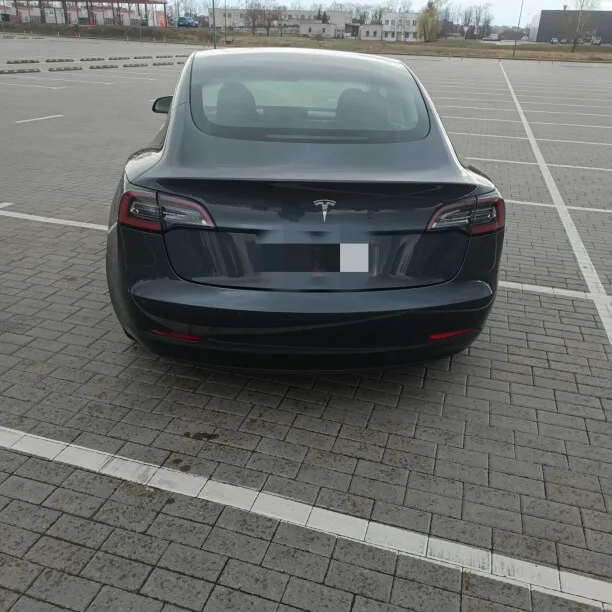 Tesla Model 3 2022 — миниатюра 4
