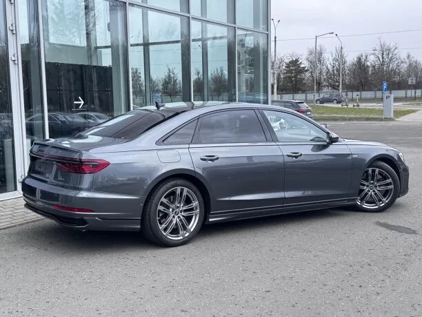 Audi A8 2022 — миниатюра 2