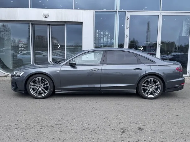 Audi A8 2022 — миниатюра 4