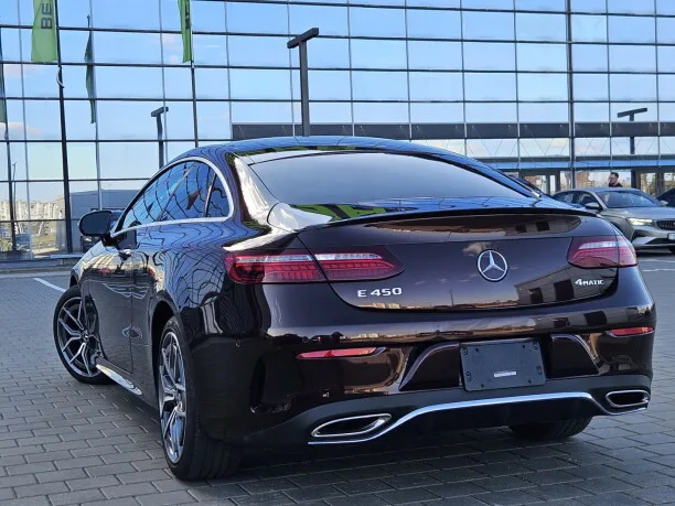 Mercedes-Benz E-Class 2022 — миниатюра 3