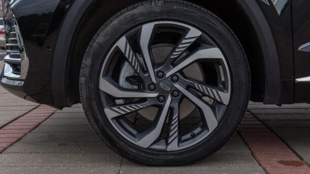 Geely Xingyue L 2023 — миниатюра 3