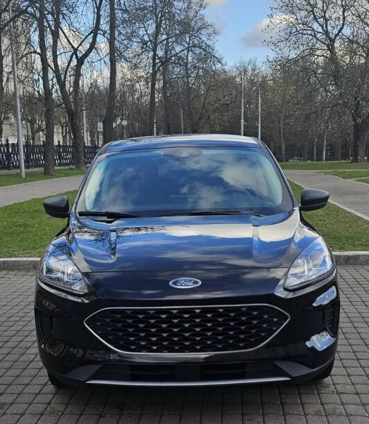 Ford Escape 2022 — фото 1, купить с доставкой в Москву
