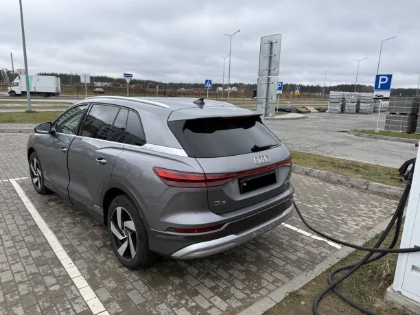 Audi Q5 e-tron 2022 — миниатюра 4