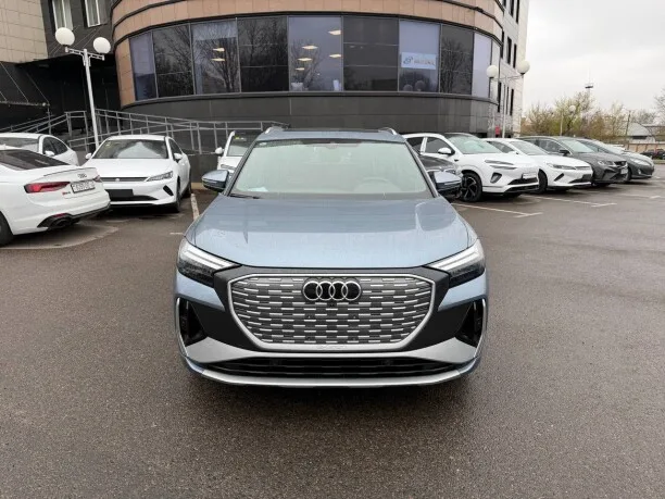 Audi Q4 e-tron 2024 — фото 1, купить с доставкой в Москву