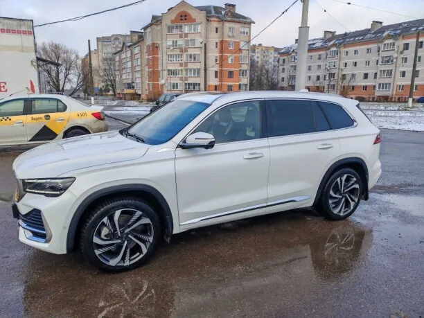 Geely Xingyue L 2024 — фото 1, купить с доставкой в Москву