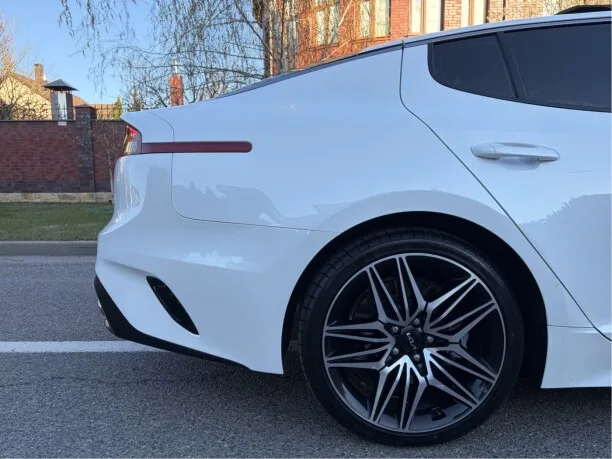Kia Stinger 2022 — миниатюра 3