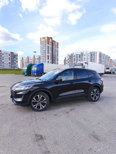 Ford Escape 2022 — фото 1, купить с доставкой в Москву