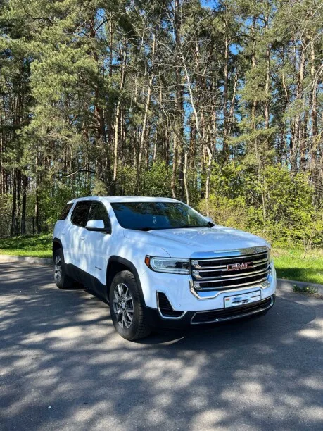 GMC Acadia 2022 — фото 1, купить с доставкой в Москву