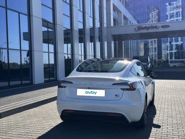 Tesla Model 3 2024 — 5