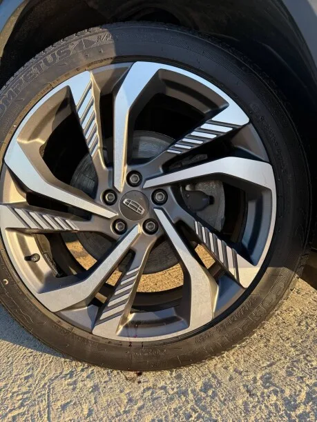 Geely Xingyue L 2024 — миниатюра 3
