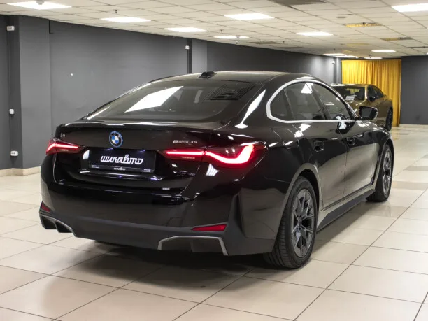 BMW i4 2023 — миниатюра 4