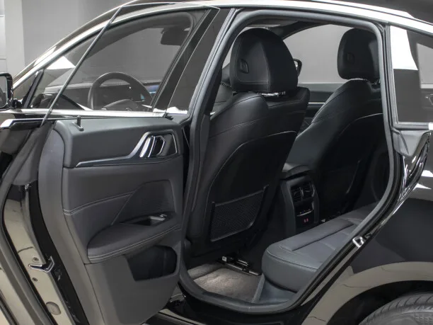 BMW i4 2023 — миниатюра 5