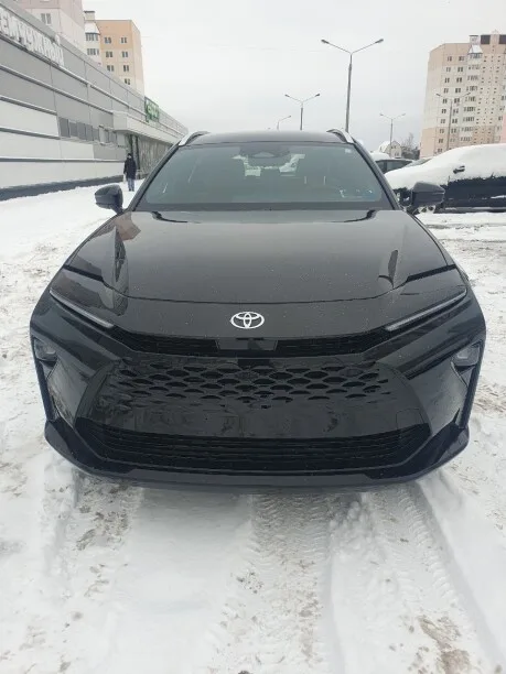 Toyota Crown Signia 2024 — фото 1, купить с доставкой в Москву