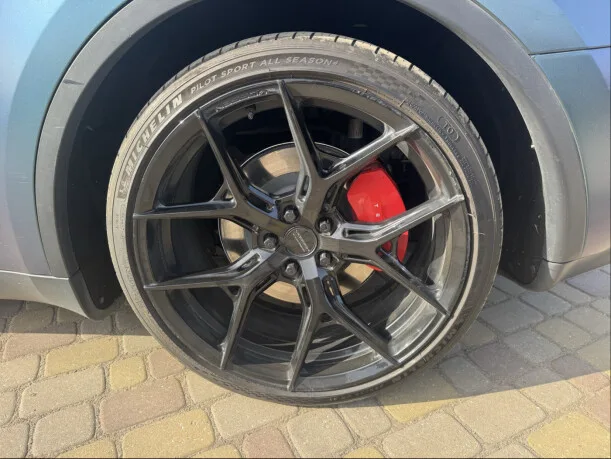 Tesla Model Y 2023 — миниатюра 3