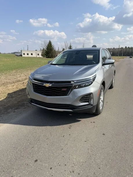 Chevrolet Equinox 2023 — фото 1, купить с доставкой в Москву
