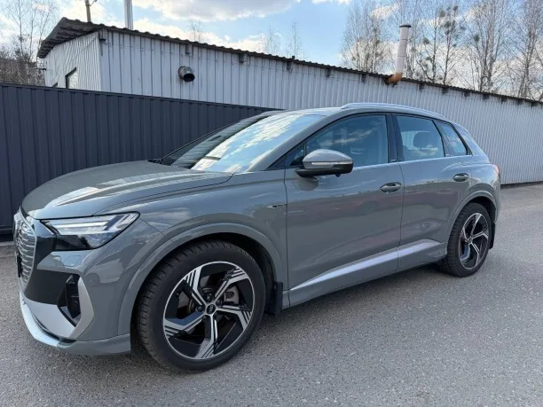 Audi Q4 e-tron 2022 — фото 1, купить с доставкой в Москву