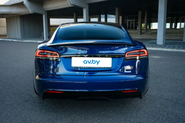 Tesla Model S 2023 — миниатюра 5