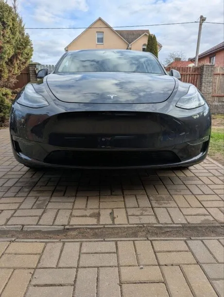 Tesla Model Y 2024 — фото 1, купить с доставкой в Москву
