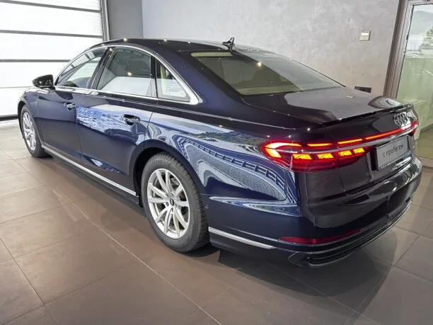 Audi A8 2022 — миниатюра 5
