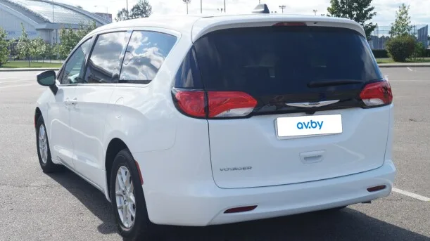 Chrysler Voyager 2023 — миниатюра 4
