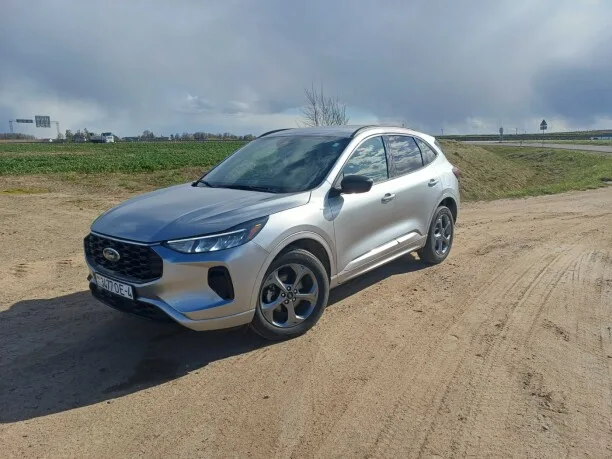 Ford Escape 2023 — фото 1, купить с доставкой в Москву