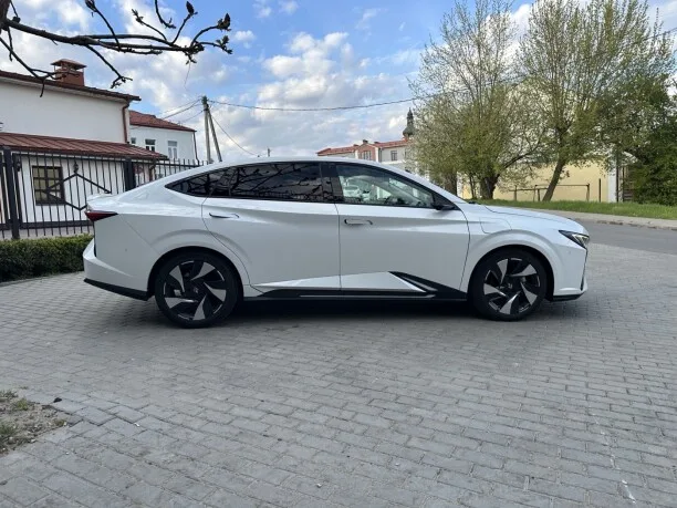 Lingxi L 2024 — миниатюра 2