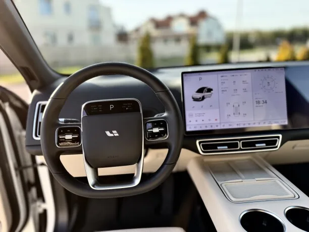Li Auto L6 2025 — миниатюра 5