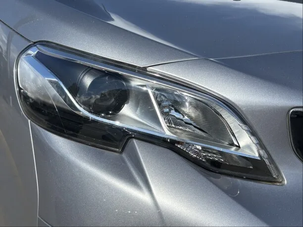 Peugeot Traveller 2022 — миниатюра 2