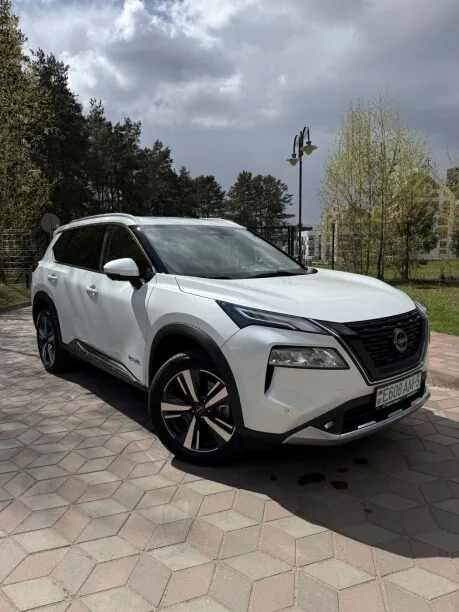 Nissan X-Trail 2024 — фото 1, купить с доставкой в Москву