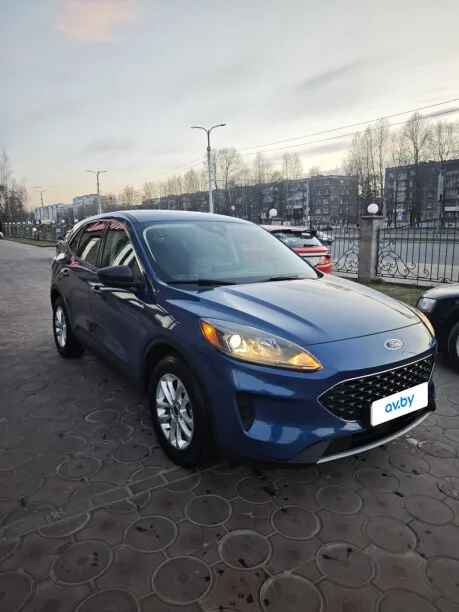 Ford Escape 2022 — фото 1, купить с доставкой в Москву