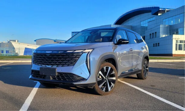 Geely Boyue L 2022 — фото 1, купить с доставкой в Москву
