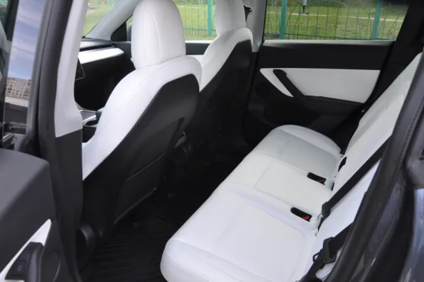 Tesla Model Y 2022 — миниатюра 3