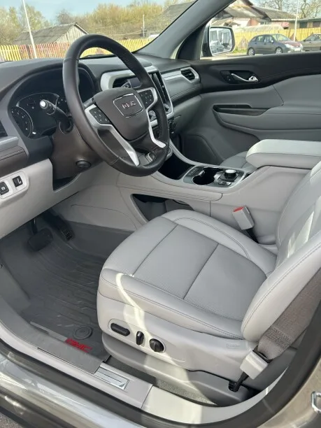 GMC Acadia 2023 — миниатюра 3
