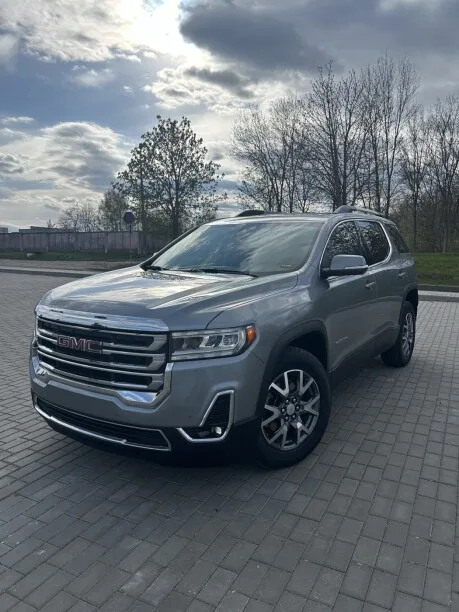 GMC Acadia 2023 — фото 1, купить с доставкой в Москву