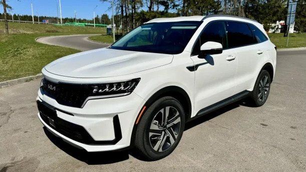 Kia Sorento 2023 — фото 1, купить с доставкой в Москву