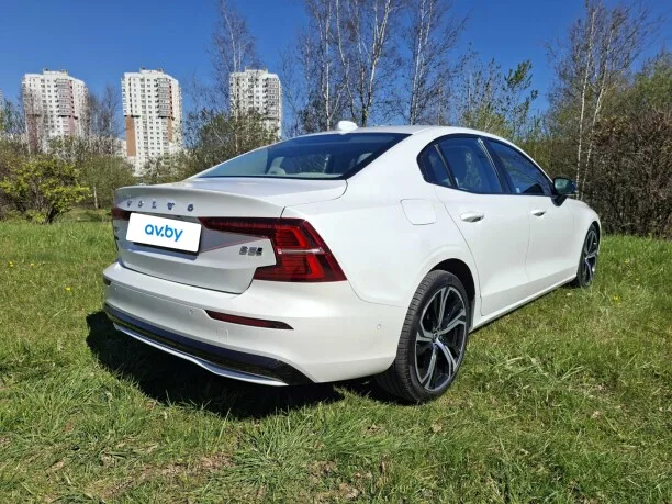 Volvo S60 2023 — миниатюра 3