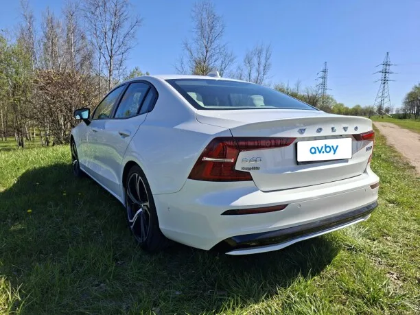 Volvo S60 2023 — миниатюра 5