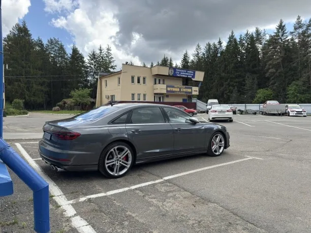 Audi S8 2022 — миниатюра 3