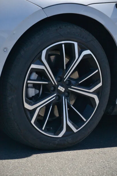 Geely Galaxy E8 2025 — миниатюра 5
