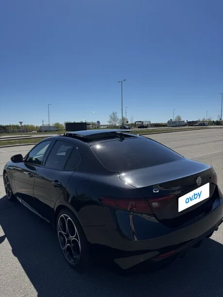 Alfa Romeo Giulia 2022 — миниатюра 2