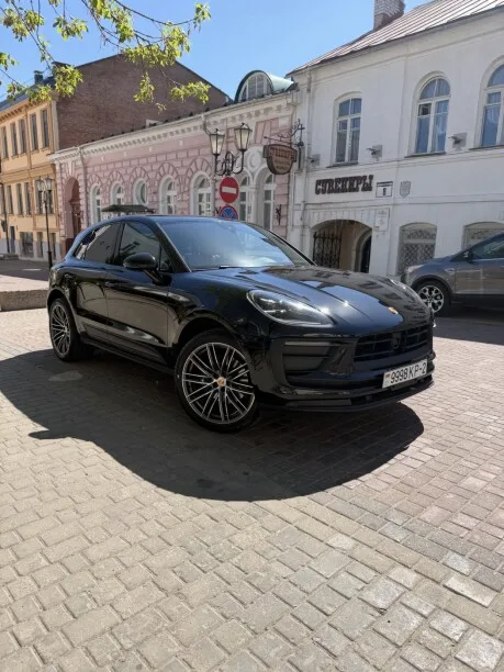 Porsche Macan 2023 — миниатюра 2