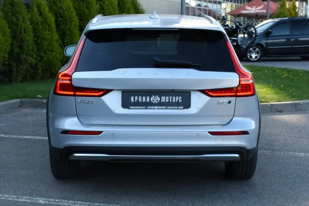 Volvo V60 Cross Country 2024 — миниатюра 2