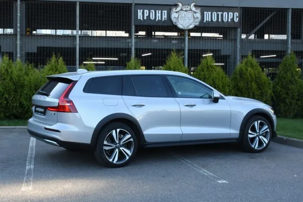 Volvo V60 Cross Country 2024 — миниатюра 4